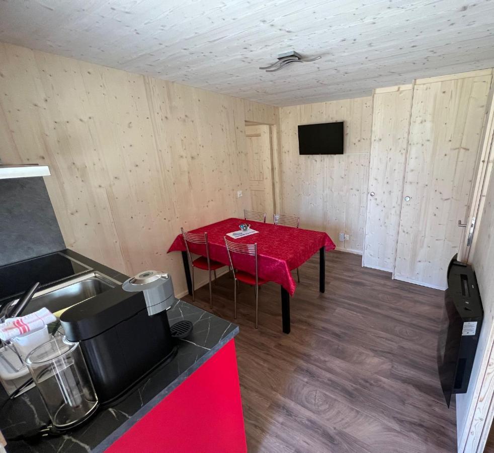 Bungalow Miralago In Camping Cavresc, Via Dal Cavresc 1, 7746 Le Prese-Poschiavo Ngoại thất bức ảnh